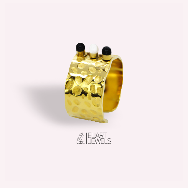 Anillo Hécate • Trilogía Lunar